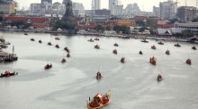 Königliche Barkenprozession auf dem Chao-Phraya-Fluss