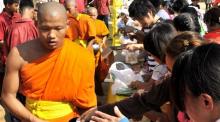 Ok Phansa (Ende buddhistische Fastenzeit)