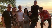 Im Strandlokal in Ban Makham auf Koh Samui waren Markus Hofbauer und seine Freunde die einzigen Gäste und genossen den spektakulären Sonnenuntergang.