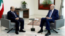 Der libanesische Premierminister Najib Mikati (R) trifft sich mit Präsident Michel Aoun im Präsidentenpalast in Beirut. Foto: epa/Dalati Und Nohra Handout