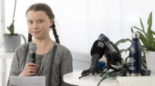 Die 16 Jahre alte Klimaaktivistin Greta Thunberg geht mit Top-Managern und Spitzenpolitikern in Davos hart vor Gericht. Foto: epa/Laurent Gillieron