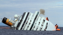 Am 13. Januar 2012 hatte das Schiff einen Felsen vor der italienischen Insel Giglio gerammt. An Bord waren mehr als 4200 Passagiere und Besatzungsmitglieder. 32 Menschen starben - unter ihnen 12 Deutsche. Archivfoto: Enzo Russo/dpa