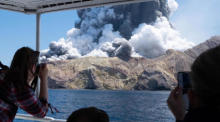 Ausbruch des neuseeländischen Vulkans White Island. Foto: epa/Michael Schade