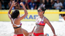 Angeline Gervacio (R) von den Philippinen während des Beach-Volleyball-Rundenspiels der Frauenmannschaft. Archivfoto: epa/ MARK R. CRISTINO
