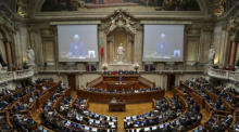 Parlamentarische Debatte über den Staatshaushalt für 2022. Foto: epa/Miguel A. Lopes