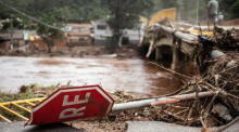 Überblick über die durch Überschwemmungen und starke Regenfälle verursachten Schäden in Sabara. Foto: epa/Thomas Santos