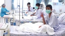 Drei der geretteten Jugendlichen im Krankenhaus in Chiang Rai. Foto: epa/Prd