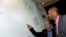 Prof. Arne Biastoch (l.) und Jonathan Durgadoo (r.) vom Geomar Helmholtz-Zentrums für Ozeanforschung. Foto: epa/Carsten Rehder