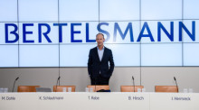Der Vorstandsvorsitzende von Bertelsmann, Thomas Rabe, posiert während der jährlichen Bilanzkonferenz. Foto: epa/Clemens Bilan