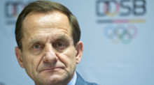 Alfons Hoermann, Präsident des Deutschen Olympischen Sportbundes (DOSB), spricht während einer Pressekonferenz.Foto: epa/Boris Roessler