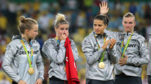  Die deutschen Fußball-Frauen gewinnen erstmals Olympia-Gold. Foto: epa/Alejandro Ernesto