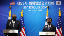 US-Verteidigungsminister Lloyd Austin (L) und der südkoreanische Verteidigungsminister Suh Wook (R) nehmen an einer Pressekonferenz nach der 53. Sicherheitsberatungstagung im Verteidigungsministerium in Seoul teil. Foto: epa/Kim Hong-ji