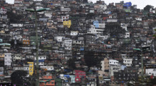  Ein Blick auf die Favelas am Rande von Rio de Janeiro. Foto: epa/Epa/dean Lewins