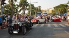 Für viel Aufsehen wird gewiss die große Vintage- und Classic-Car-Parade am 26. März über die Beach Road sorgen. Foto: Jahner