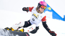 Ramona Hofmeister aus Deutschland in Aktion während der Qualifikation der Damen beim FIS Snowboard Parallel Riesenslalom Weltcup. Foto: epa/Gian Ehrenzeller