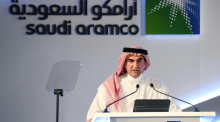 Jasir al-Rumian, Vorstandsvorsitzender des Ölkonzerns Saudi Aramco, spricht auf einer Pressekonferenz. Foto: -/Saudi Press Agency/dpa