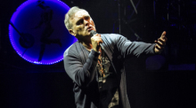 Morrissey, britischer Singer-Songwriter, tritt während seiner Tour "Low in High School" auf der Bühne. Foto: Jessica Espinosa/Notimex/dpa