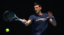 Der serbische Spieler Novak Djokovic ist in Aktion zu sehen. Foto: epa/James Ross