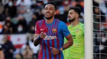 Barcelona' Stürmer Pierre-Emerick Aubameyang jubelt nach seinem Treffer zum 0:3. Foto: epa/Manuel Bruque