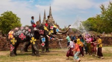 Wasserfest mit Elefanten in Ayutthaya