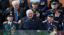 Der belarussische Präsident Alexander Lukaschenko (C) in Moskau. Foto: epa/Gavriil Grigorov