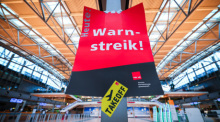 Ein Warnstreik des Sicherheitspersonals führt am Donnerstag zu Einschränkungen an vielen deutschen Flughäfen. Foto: Christian Charisius/dpa