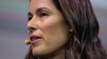 Die frühere Tennisspielerin Ana Ivanovic steht beim Gründer- und Investorentreffen Bits & Pretzels in München auf der Bühne. Foto: Sven Hoppe/dpa