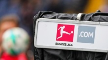 Logo der deutschen Bundesliga auf dem Bildschirm einer Fernsehkamera. Foto: epa/Armando Babani Embargo