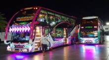 Rollende Kunstwerke: Aufwendig inszenierte VIP-Busse verwandeln jede Nachtfahrt in ein Erlebnis. Foto: Rüegsegger