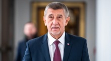 Tschechiens Premier Andrej Babis trifft zur Parlamentssitzung über die Vertrauensfrage für die neue Koalitionsregierung in Prag ein. Foto: epa/Stringer
