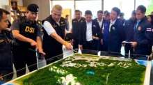 Vertreter des Justizministeriums und der Sonderermittlungsbehörde DSI informieren sich vor Ort über ein Immobilienprojekt auf Koh Samui, das im Mittelpunkt der Ermittlungen steht. Bild: Department of Special Investigation (DSI)