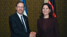 Der israelische Präsident Isaac Herzog empfängt die britischen und deutschen Außenminister in Jerusalem. Foto: epa/Maayan Toaf