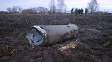 Ein Fragment einer Rakete auf einem Feld außerhalb des Dorfes Harbacha, Region Grodno. EPA-EFE/VADZIM YAKUBIONAK/BELTA