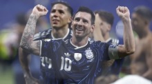 Argentiniens Lionel Messi feiert nach dem 2:1-Sieg gegen England im WM-Halbfinale den Einzug ins Endspiel. Foto: Will Oliver/epa