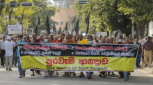 Demonstrationen gegen die Regierung in Sri Lanka. Foto: epa/Chamila Karunarathne