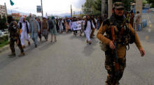 Demonstration gegen den US-Drohnenangriff, bei dem al-Qaida-Führer al-Zawahiri in Afghanistan getötet wurde. Foto: epa/Stringer