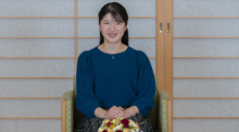 Prinzessin Aiko, die Tochter von Kaiser Naruhito und Kaiserin Masako, posiert im Kaiserpalast in Tokio. Foto: Imperial Household Agency/Ap/dpa