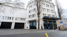 Das Landesgericht Wien entscheidet über die Untersuchungshaft des österreichischen Geschäftsmannes Rene Benko. Foto: epa/Max Slovencik
