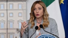 Giorgia Meloni spricht nach ihrem Treffen mit dem irischen Premierminister Micheál Martin bei einer Pressekonferenz in Rom. Foto: epa/Maurizio Brambatti