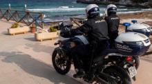 Zwei Polizei auf Mallorca. Foto: epa/Cati Cladera