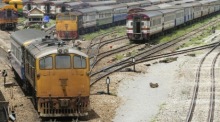 Veraltete Fahrzeuge, Personalmangel und hohe Schulden zählen laut einer aktuellen Studie zu den größten Herausforderungen der thailändischen Staatsbahn SRT. Foto: epa/Narong Sangnak