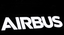 Das Airbus-Logo ist auf der Sicherheits- und Verteidigungsmesse DSA Asia 2026 in Kuala Lumpur zu sehen. Foto: epa/Fazry Ismail