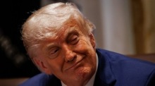 US-Präsident Donald Trump reagiert während einer Kabinettssitzung im Weißen Haus in Washington. Thema waren auch die laufenden Verhandlungen mit Iran. Foto: epa/Samuel Corum/pool