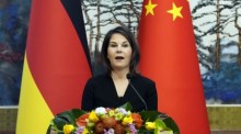 Die deutsche Außenministerin Annalena Baerbock besucht China. Foto: EPA-EFE/Suo Takekuma / Pool