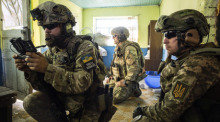 Ein ukrainischer Soldat der Aufklärungsgruppe 