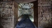 Blick auf ein rund 1.400 Jahre altes Grab der Zapoteken mit Wandmalereien, Friesen und Kalenderinschriften, entdeckt in San Pablo Huitzo im Bundesstaat Oaxaca. Foto: dpa/Luis Gerardo Peña Torres/instituto Nacional De Antropología E Historia
