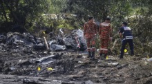 Wenigstens 10 Menschen sind beim Absturz eines Kleinflugzeugs in Malaysia ums Leben gekommen. Foto: epa/Fazry Ismail
