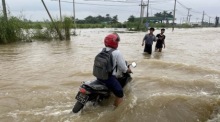 In Myanmar sind Tausende von den Überschwemmungen betroffen. Foto: epa/Nyein Chan Naing