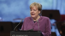 Bundeskanzlerin Angela Merkel bei der Verleihung des Gulbenkian-Preises für Menschlichkeit. Foto: epa/Tiago Petinga