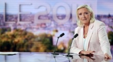 Marine Le Pen vor einem TV-Interview nach dem Urteil in ihrem Berufungsprozess um EU-Gelder. Foto: EPA/Christian Hartmann/pool